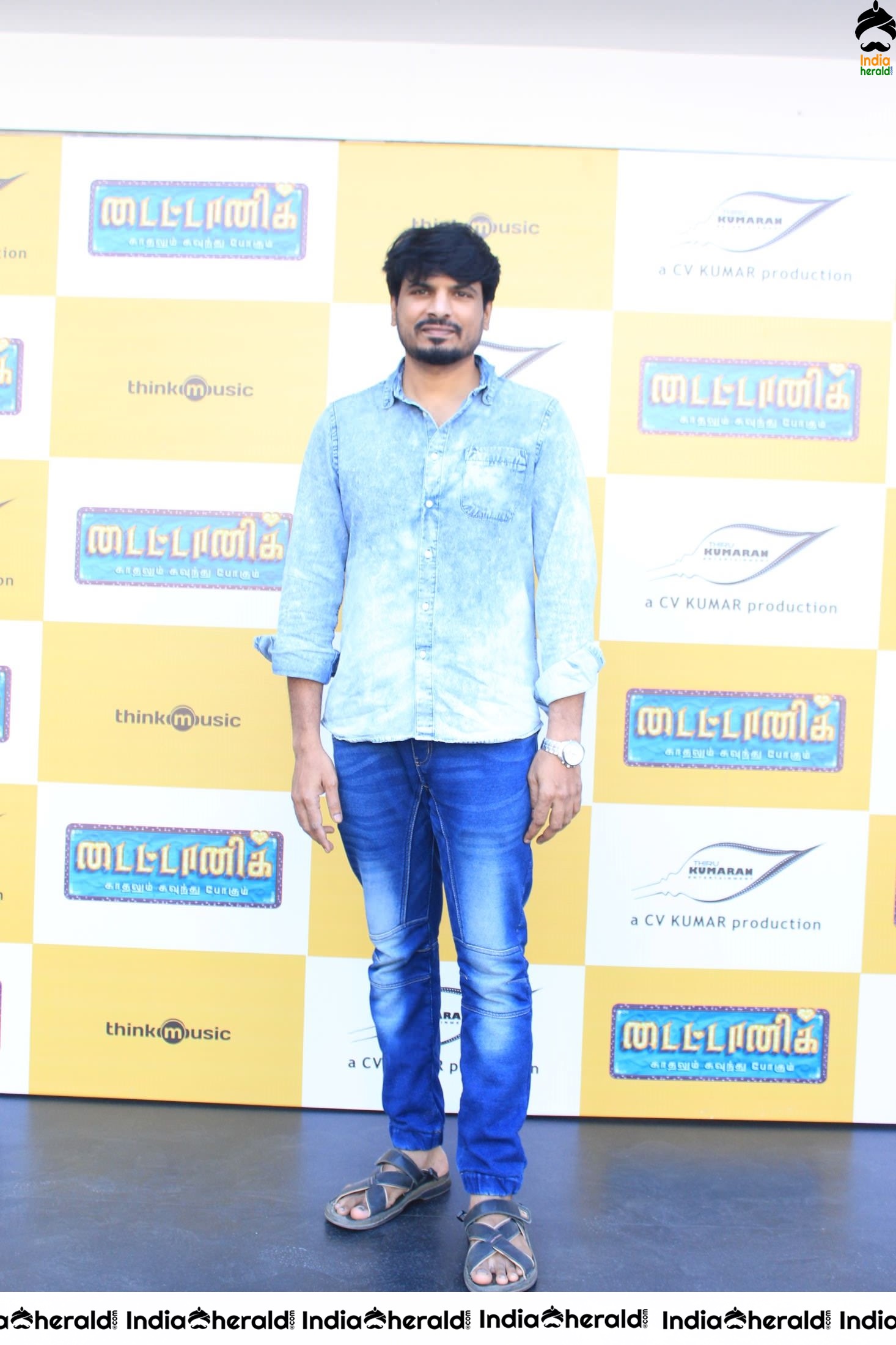 Kaadhalum Kavundhu Pogum Movie Audio Launch Stills Set 1