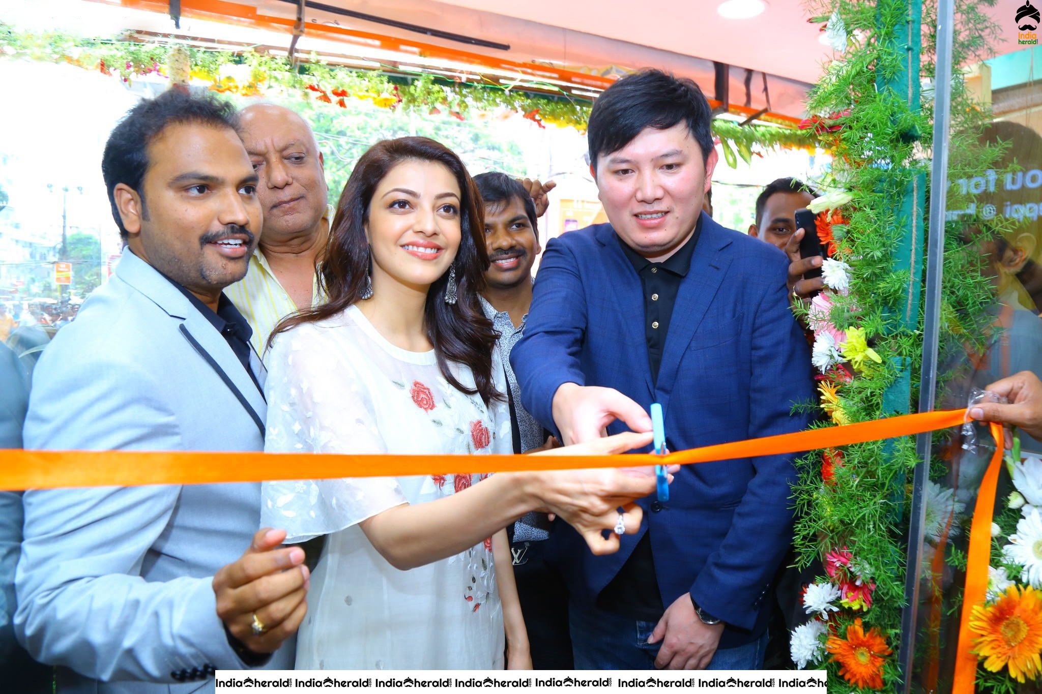 Kajal Aggarwal looking Angelic and cute at Happi Mobiles opening Set 1