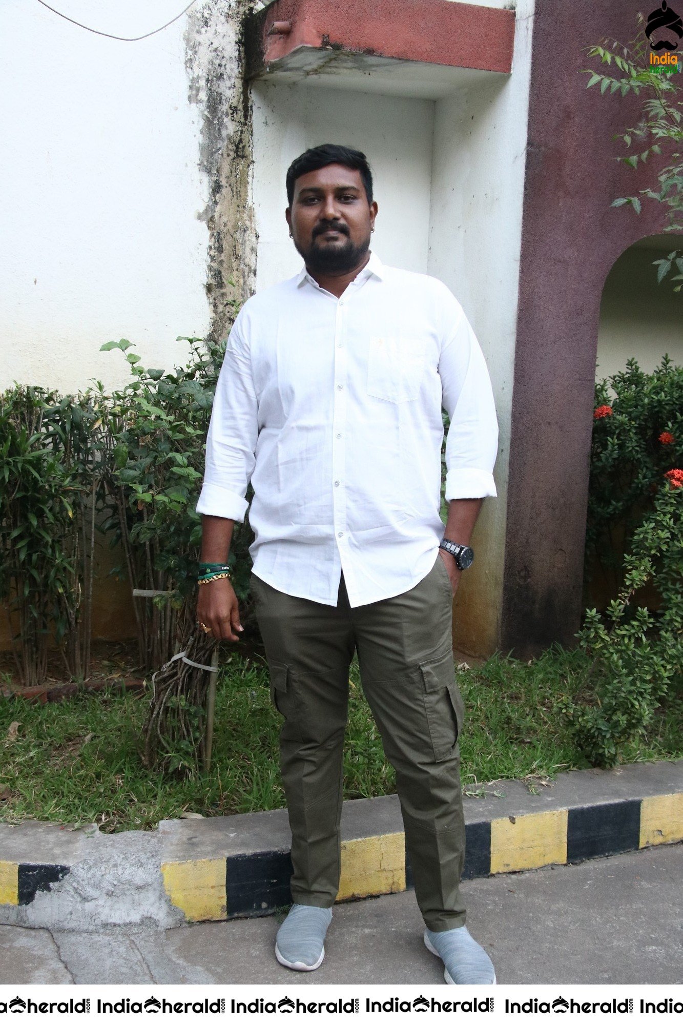 Kannum Kannum Kollaiyadithaal Success Meet Photos Set 1