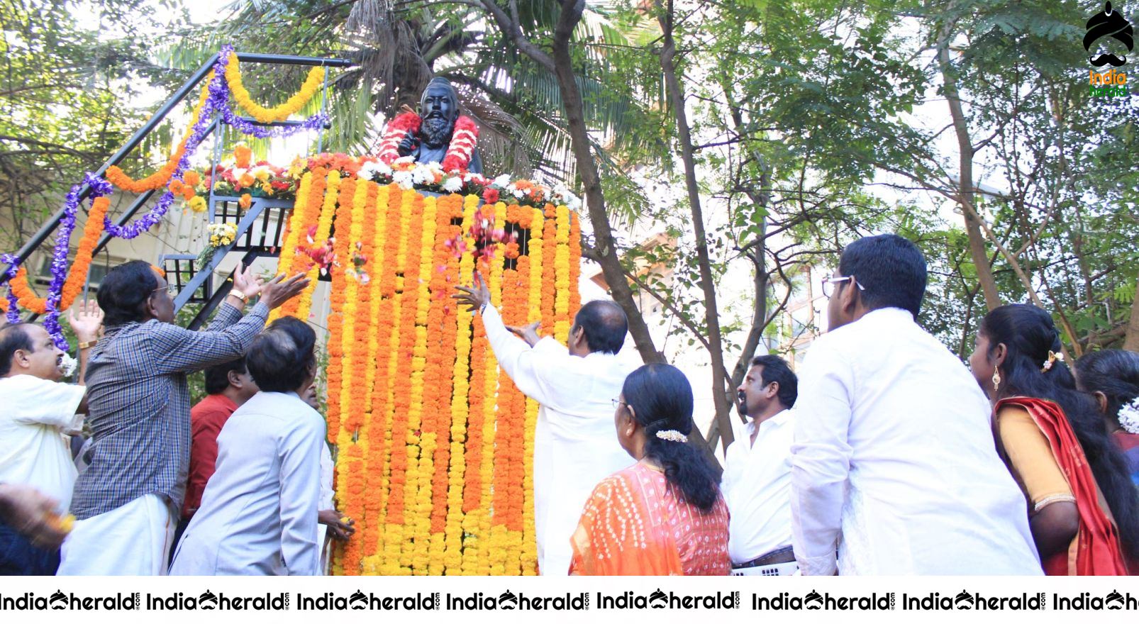 Kaviperarasu Vairamuthu celebrate thiruvalluvar thirunal