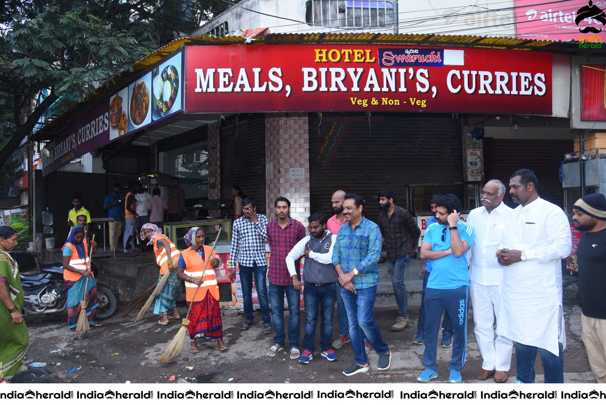 MAA President Naresh VijayaKrishna takes part in cleanliness program Set 2