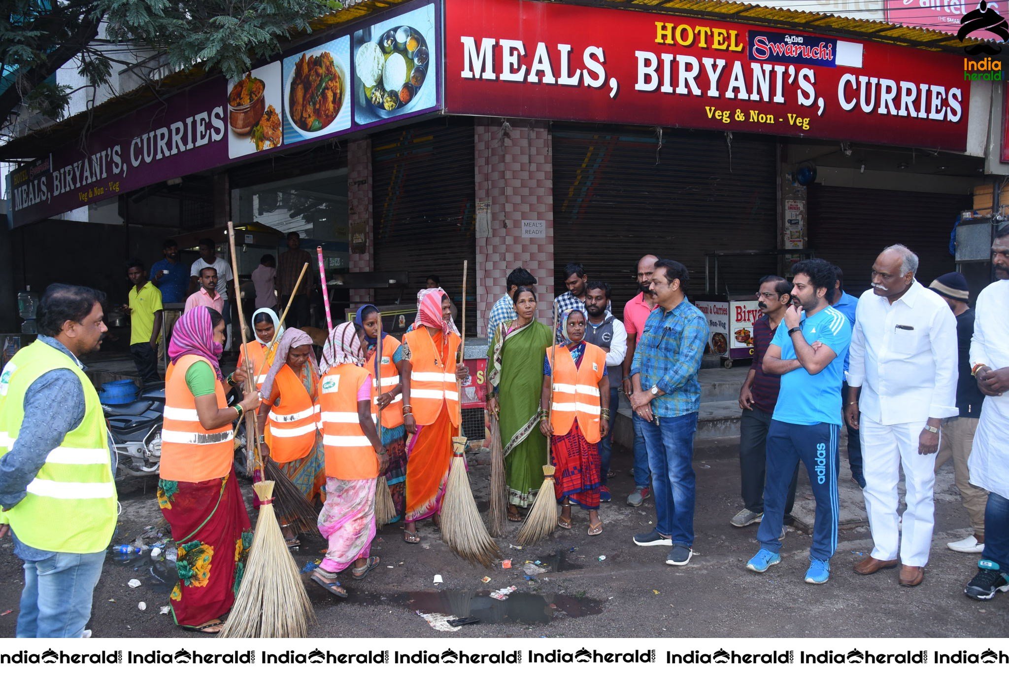 MAA President Naresh VijayaKrishna takes part in cleanliness program Set 2