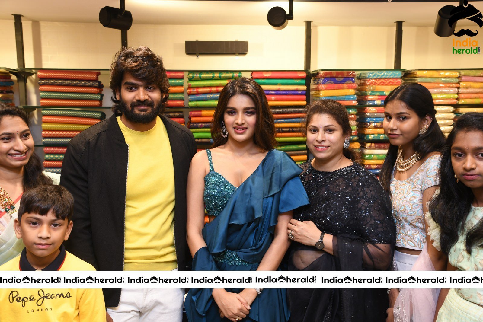 Nidhhi Agerwal launch KLM Shopping mall at Secunderabad Set 3