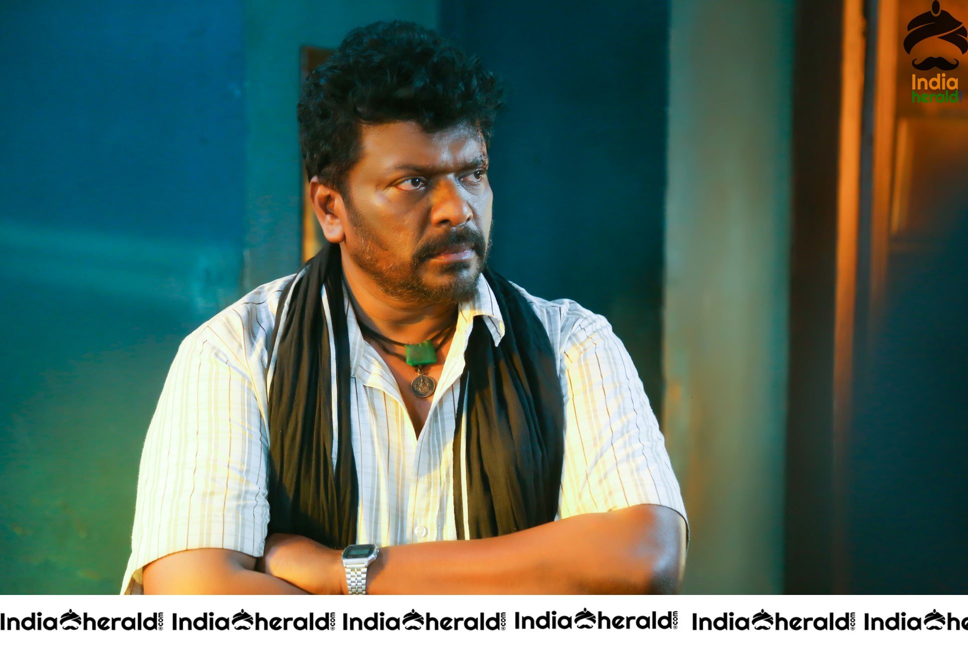 Parthiban in Oththa Seruppu Size 7 gets appreciations from Golden Globe jury member Set 2