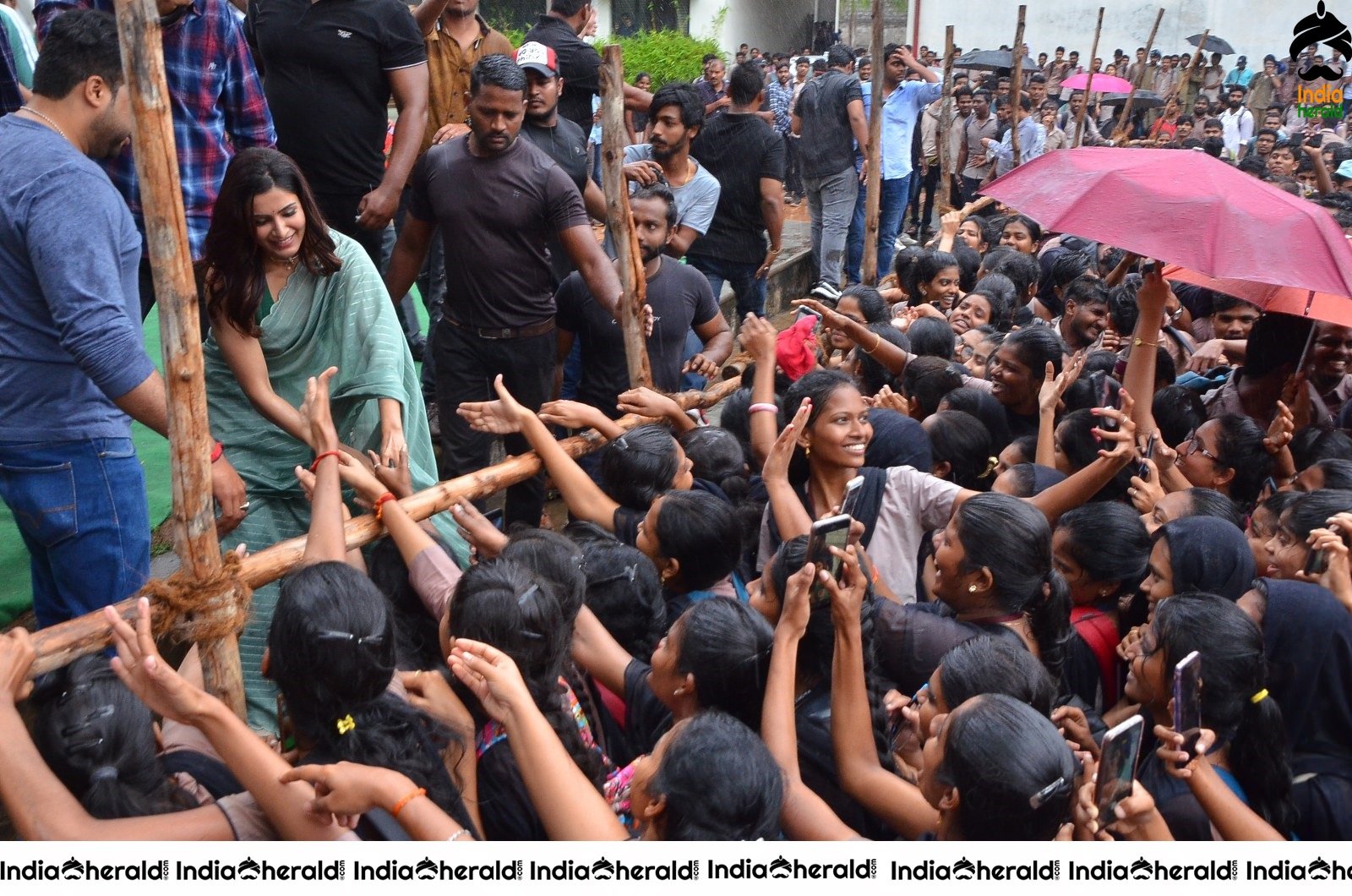 Samantha with Sharwanand and Producer Dil Raju at Vizag Raghu Engineering College Set 1