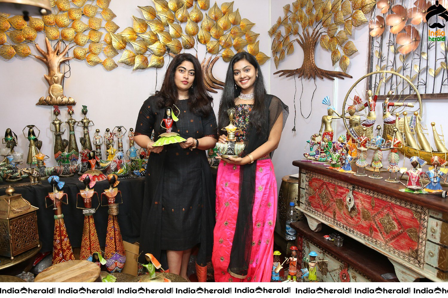 Sashikala and Shravani Reddy inaugurated The Haat Premium Heritage Fashion and Lifestyle Set 2