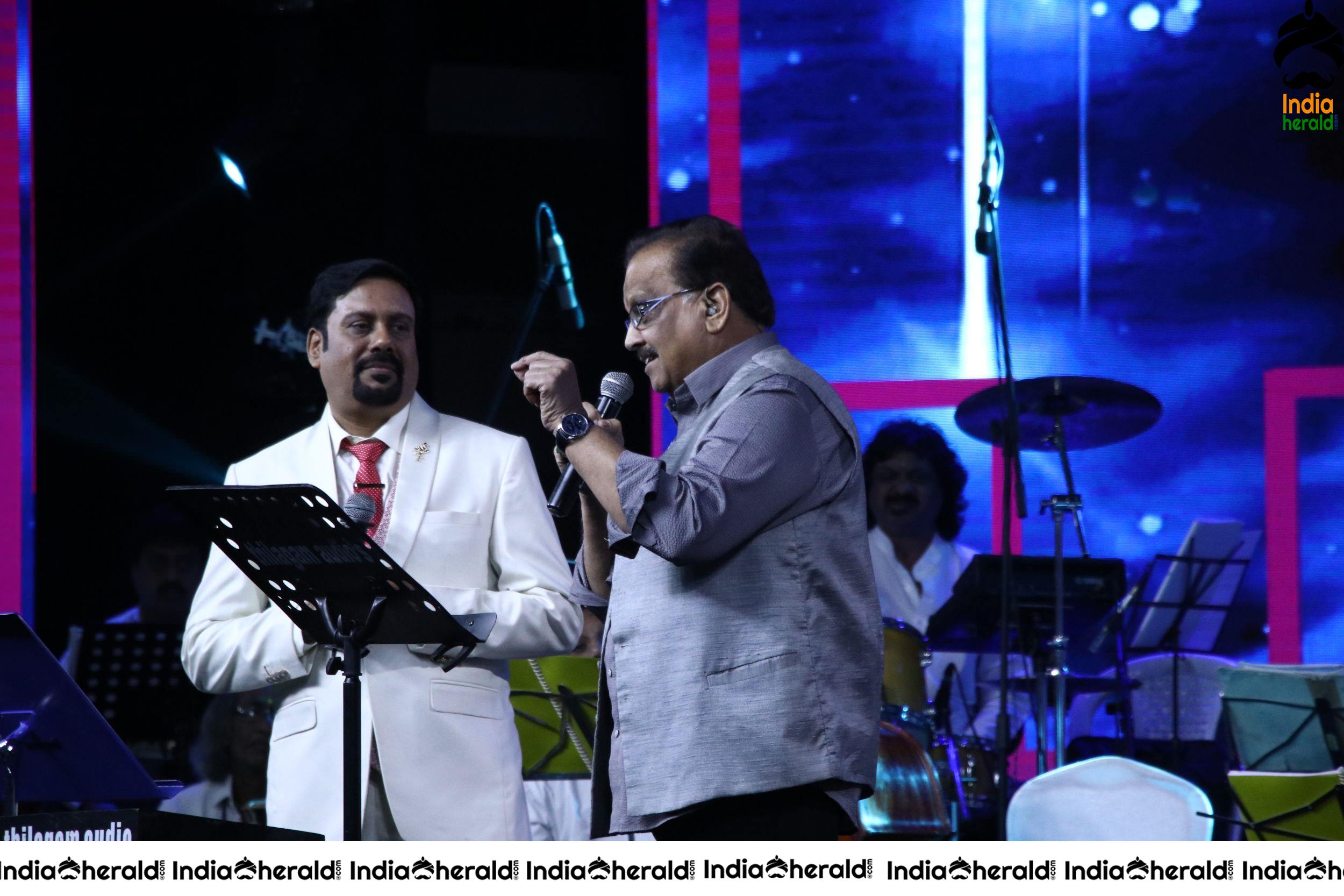 Unakenna Mele Nindrai Musical Event Stills Set 1