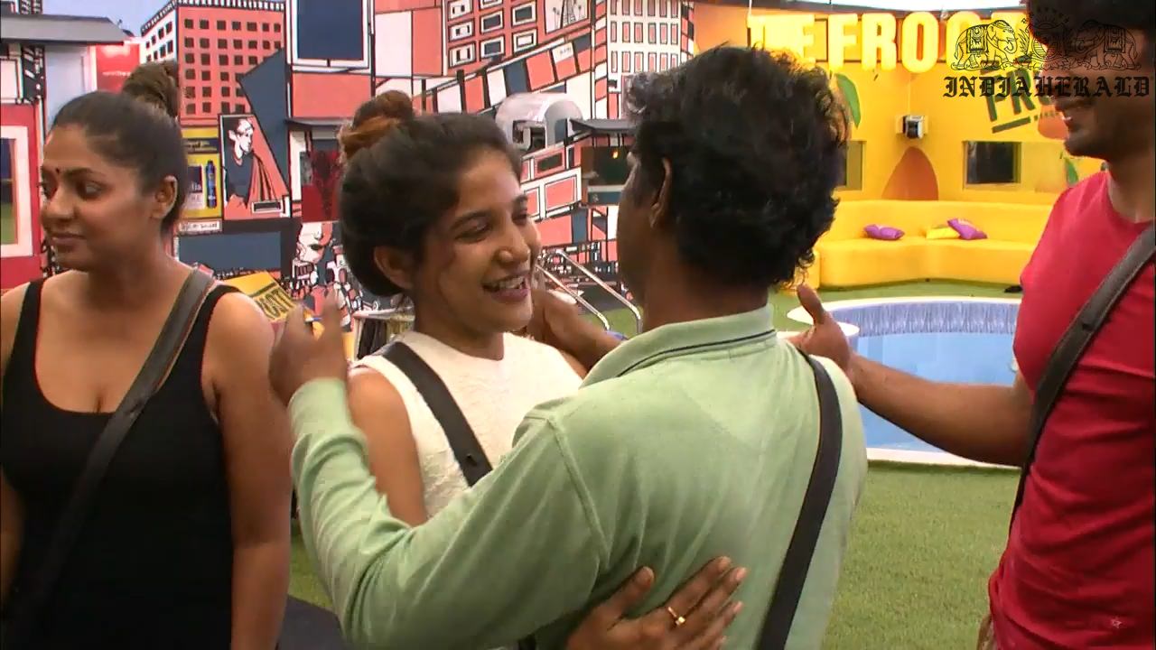 Bigg Boss Tamil Season 3 Day 27 Hot Stills Set 2