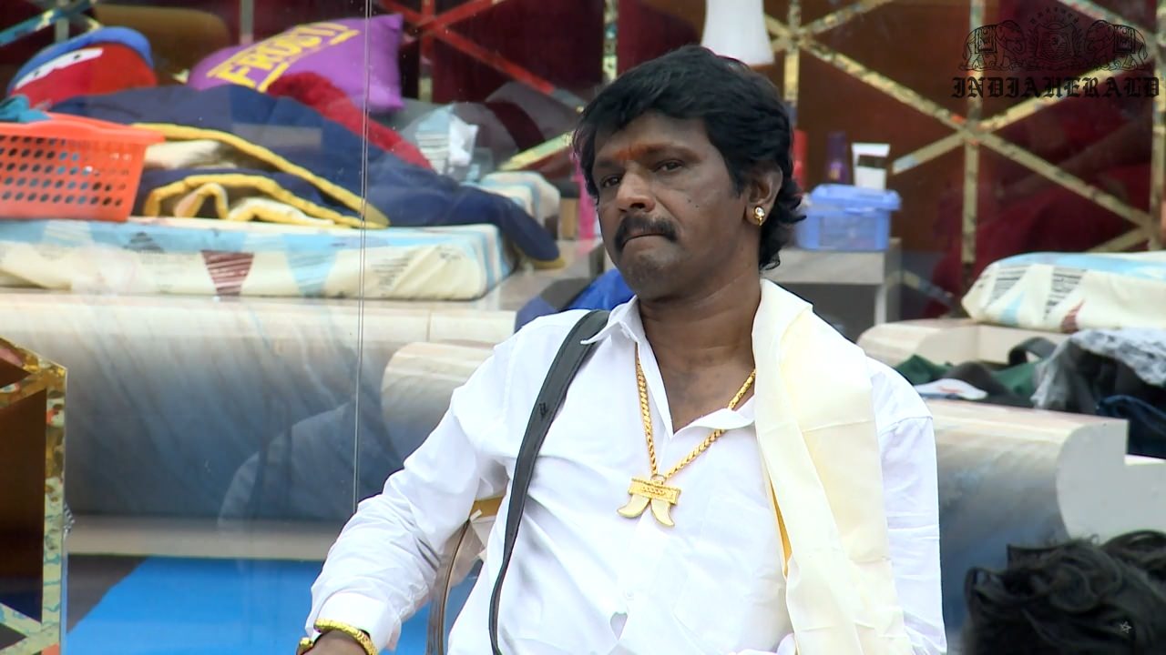 Bigg Boss Tamil Season 3 Day 32 Hot Stills Set 2