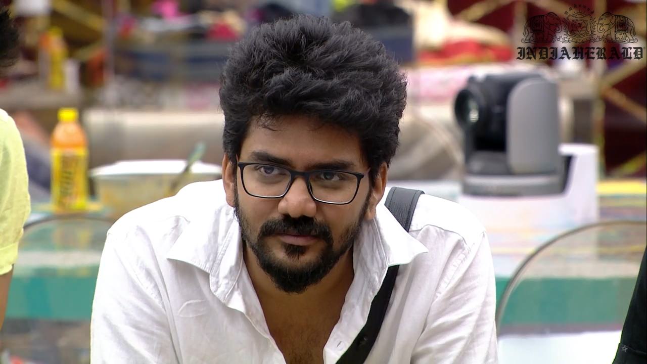 Bigg Boss Tamil Season 3 Day 36 Hot Stills Set 2