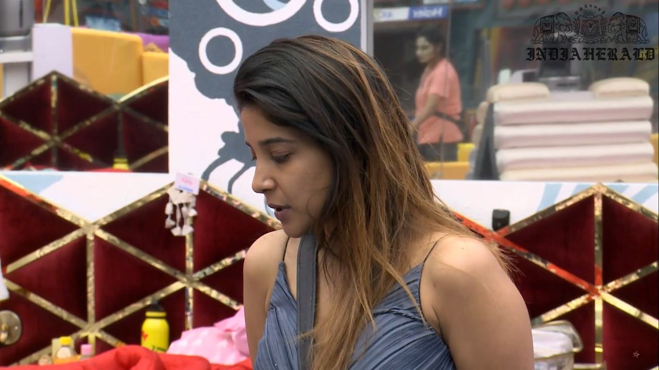 Bigg Boss Tamil Season 3 Day 36 Hot Stills Set 2