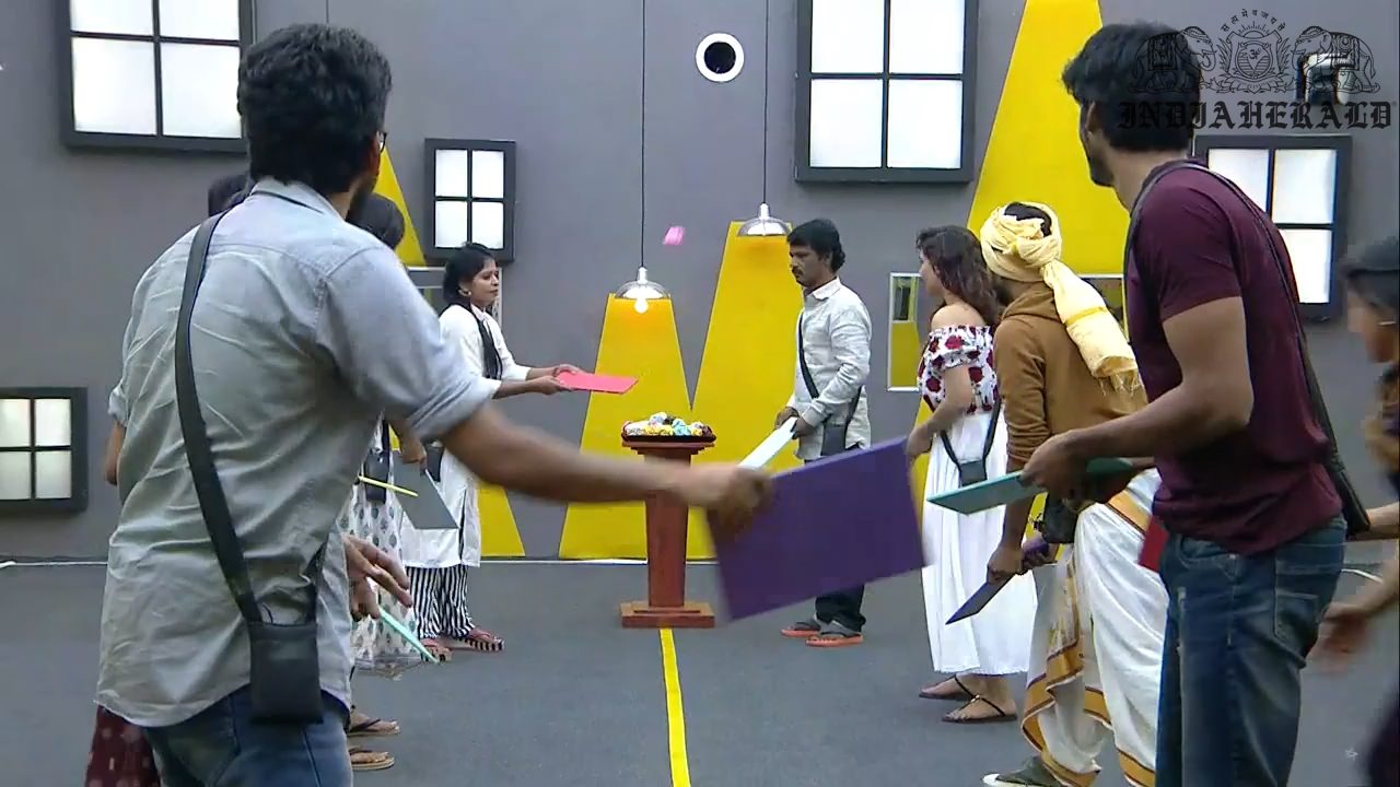 Bigg Boss Tamil Season 3 Day 46 Hot Stills Set 1