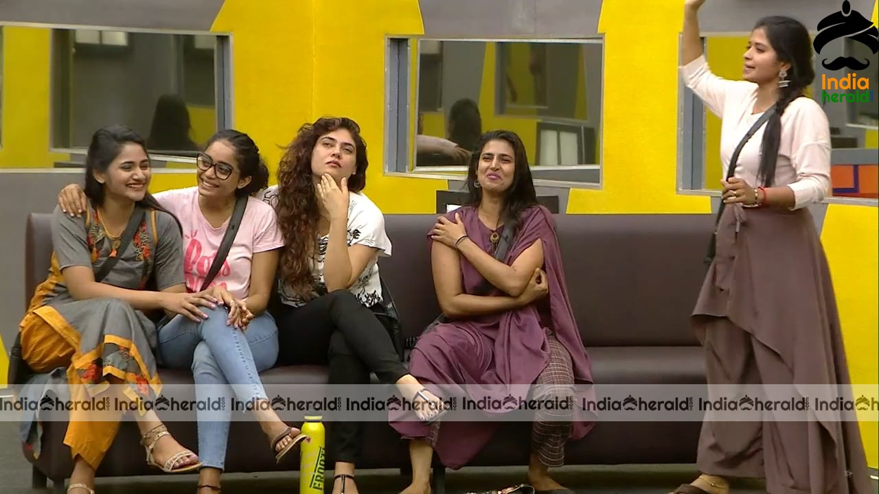 Bigg Boss Tamil Season 3 Day 53 Hot Stills Set 3