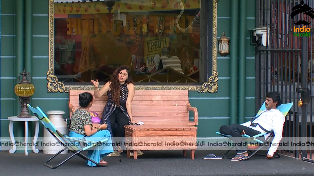 Bigg Boss Tamil Season 3 Day 54 Hot Stills Set 2