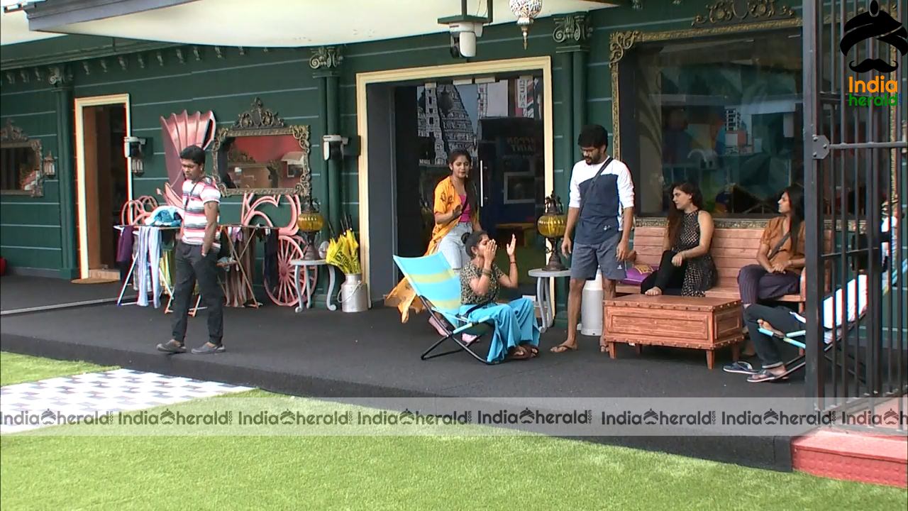 Bigg Boss Tamil Season 3 Day 54 Hot Stills Set 2