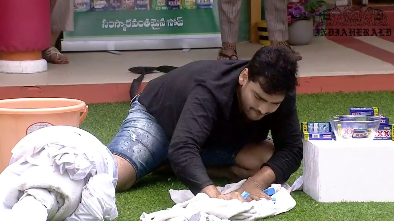 Bigg Boss Telugu Season 3 Day 12 Hot Stills Set 2