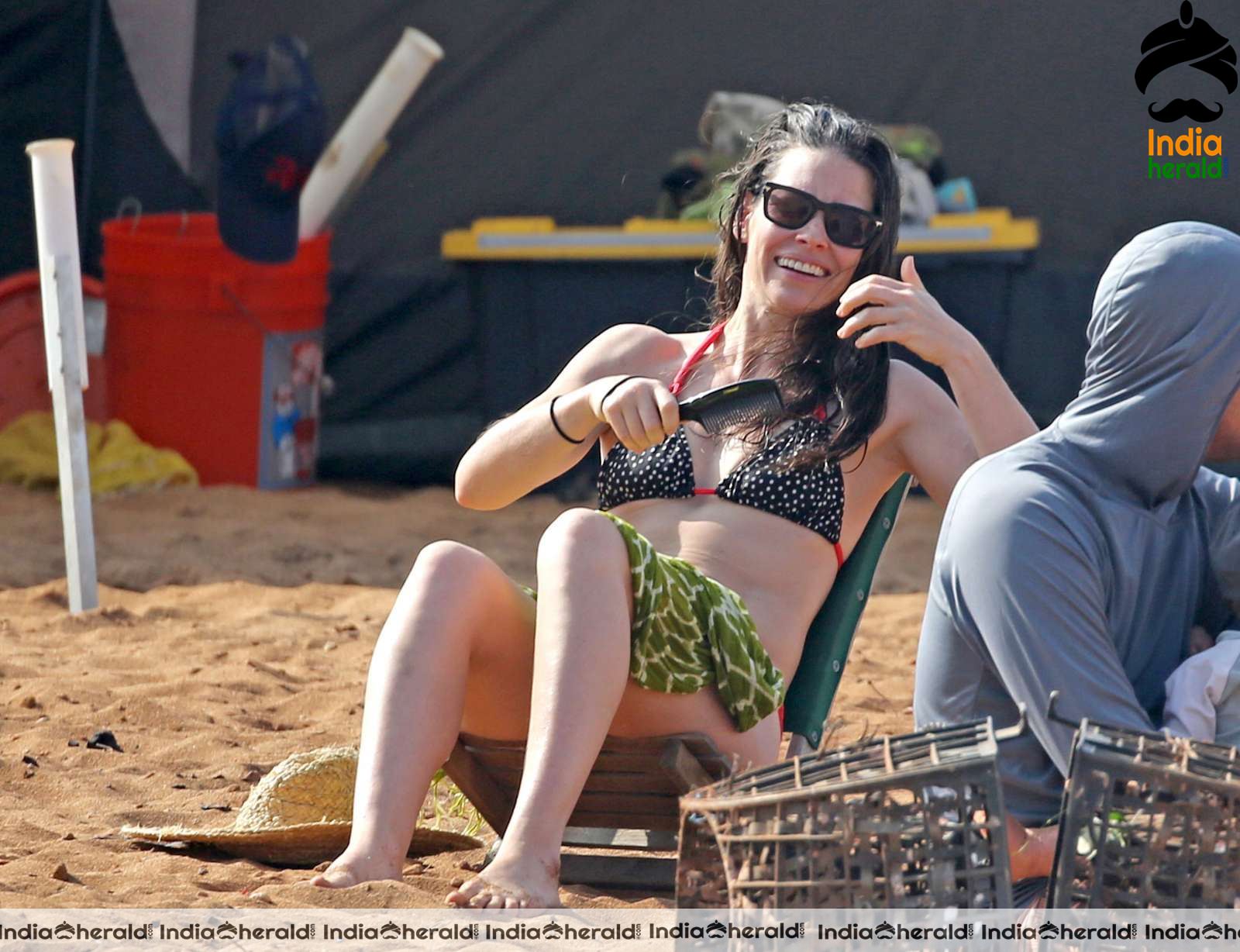 Evangeline Lilly in Bikini at a beach in Hawaii Set 1