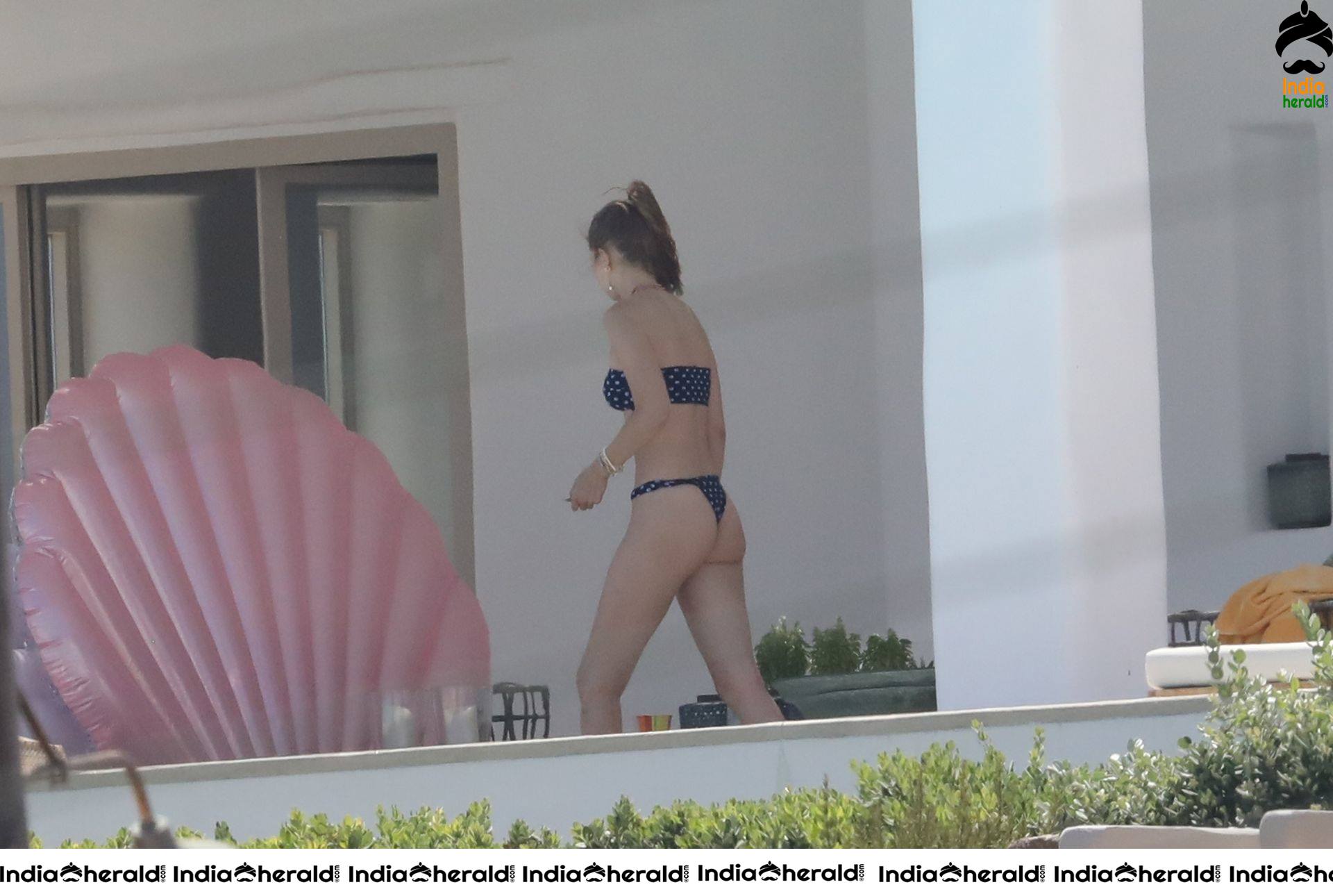 Gigi Hadid exposes her Hot Body in Bikini as she is caught while Sunbathing Set 1