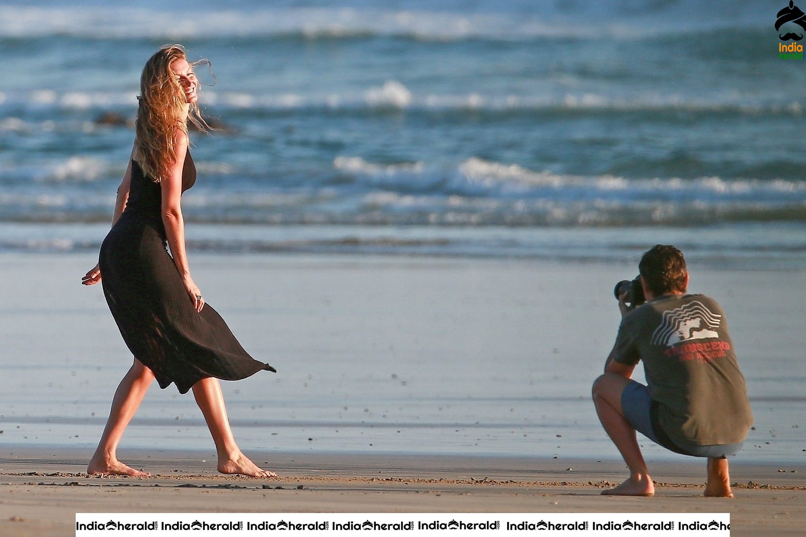 Gisele Bundchen exposing in Bikini on the beach in Costa Rica