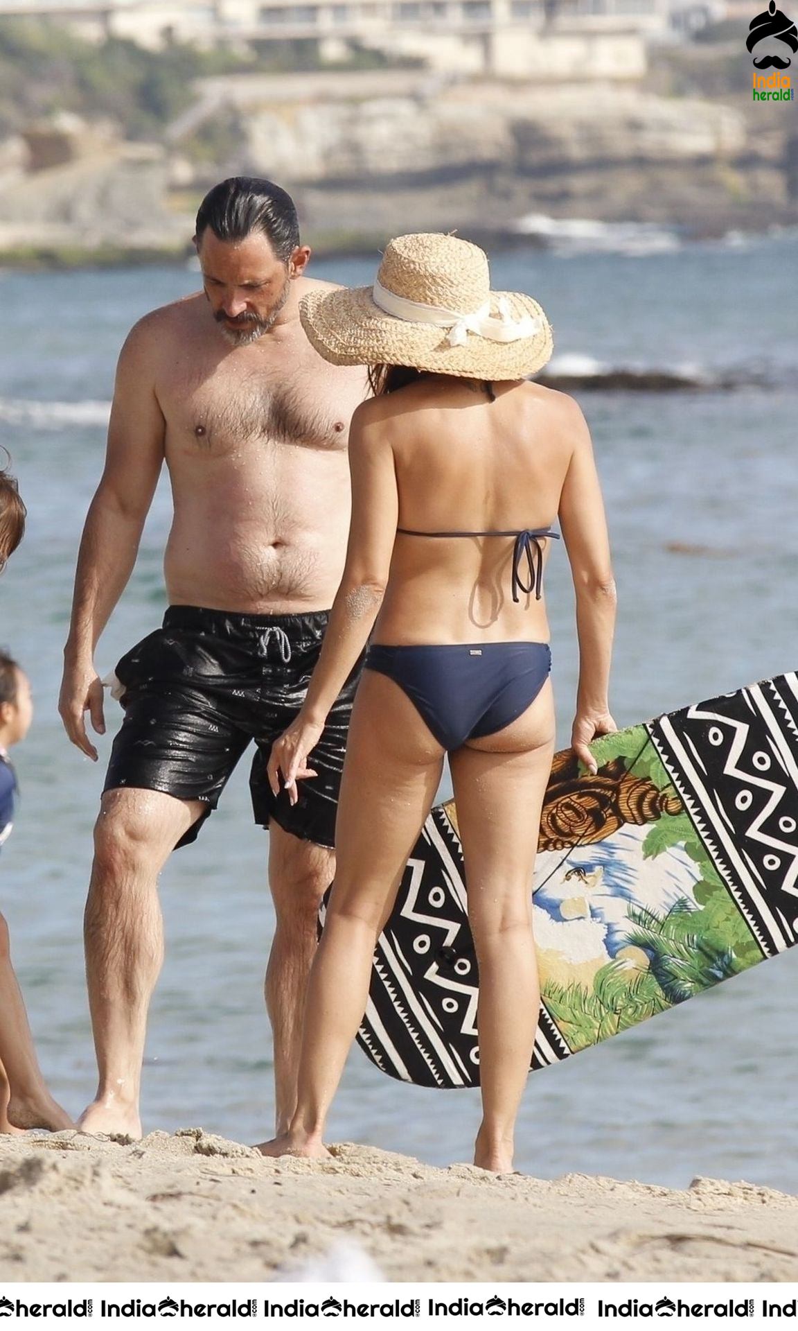 Jenna Dewan in Bikini enjoying with her Boyfriend and she is too hot to handle