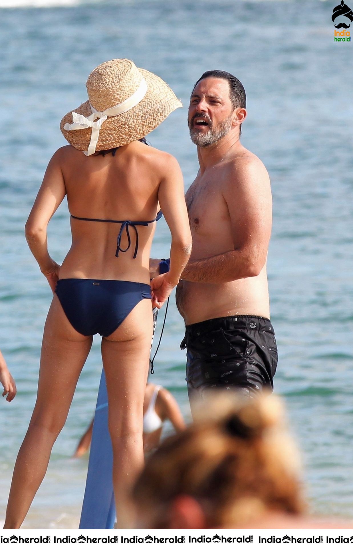 Jenna Dewan in Bikini enjoying with her Boyfriend and she is too hot to handle