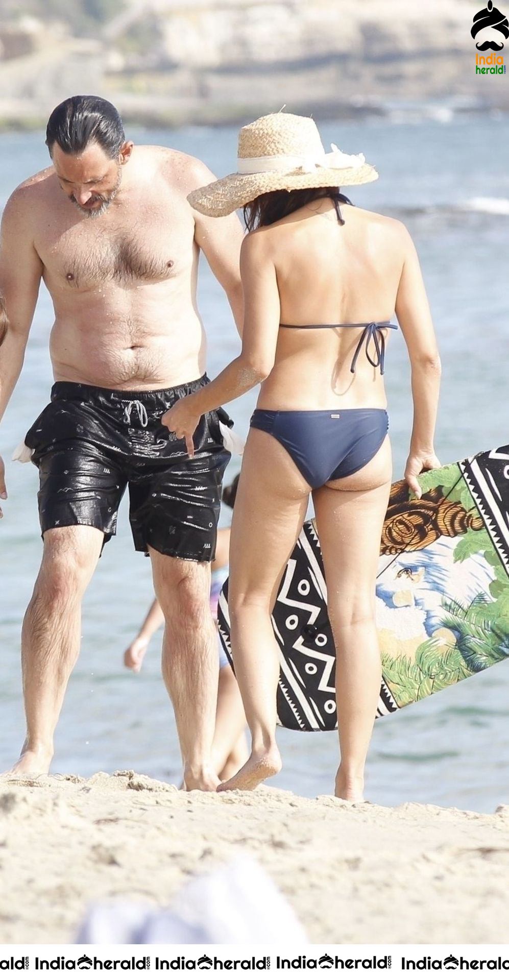 Jenna Dewan in Bikini enjoying with her Boyfriend and she is too hot to handle