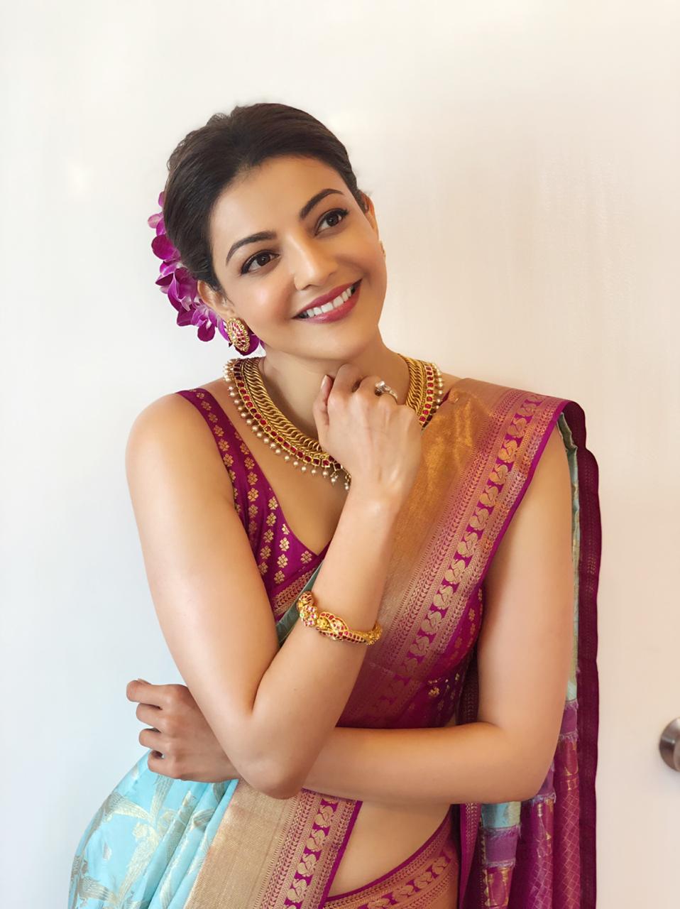 Kajal Aggarwal Hot Hip and Navel Show in Saree