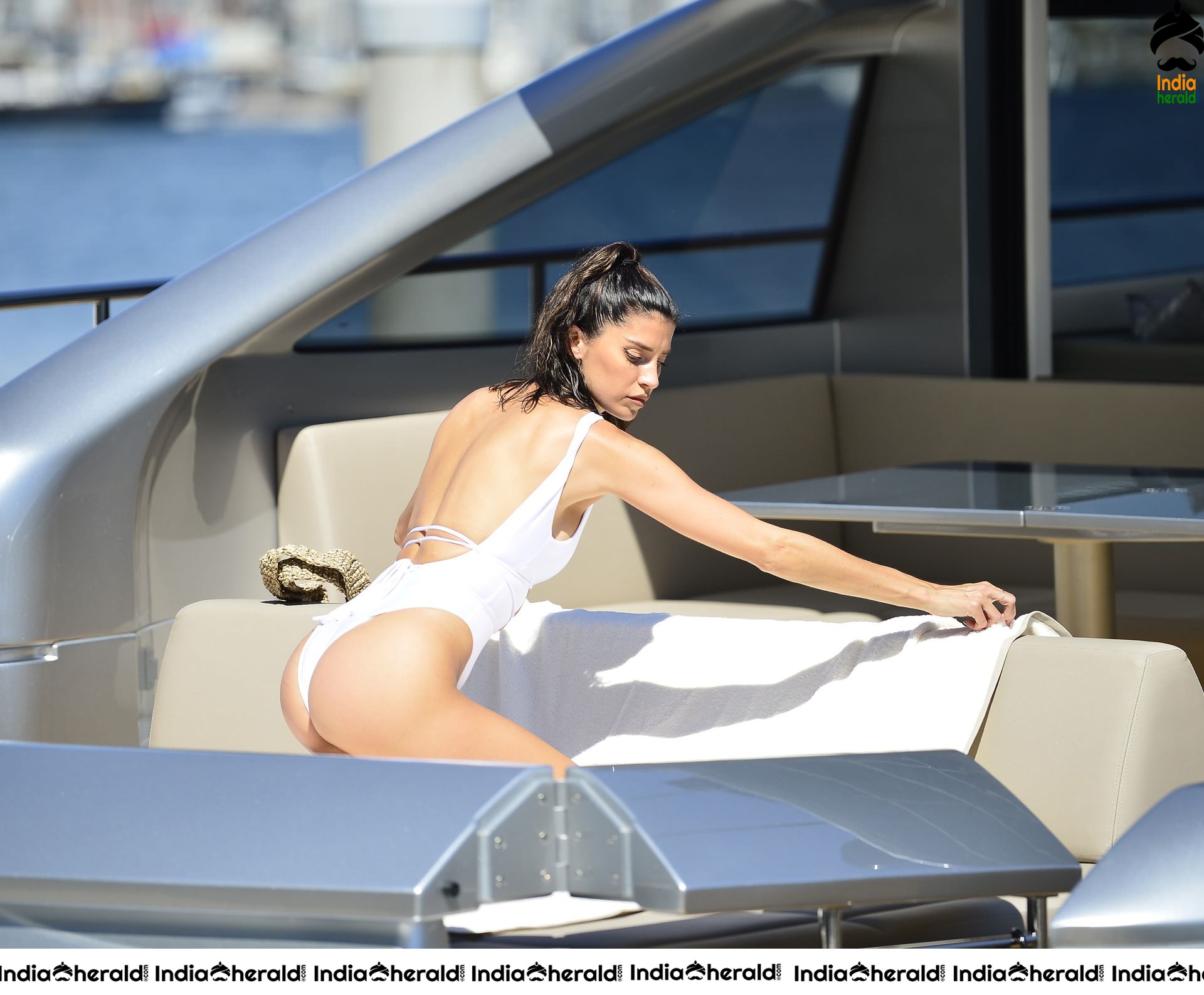 Nicole Williams who looks like Shruti Haasan displays her Hot flawless bikini body in Marine Del Rey Set 1