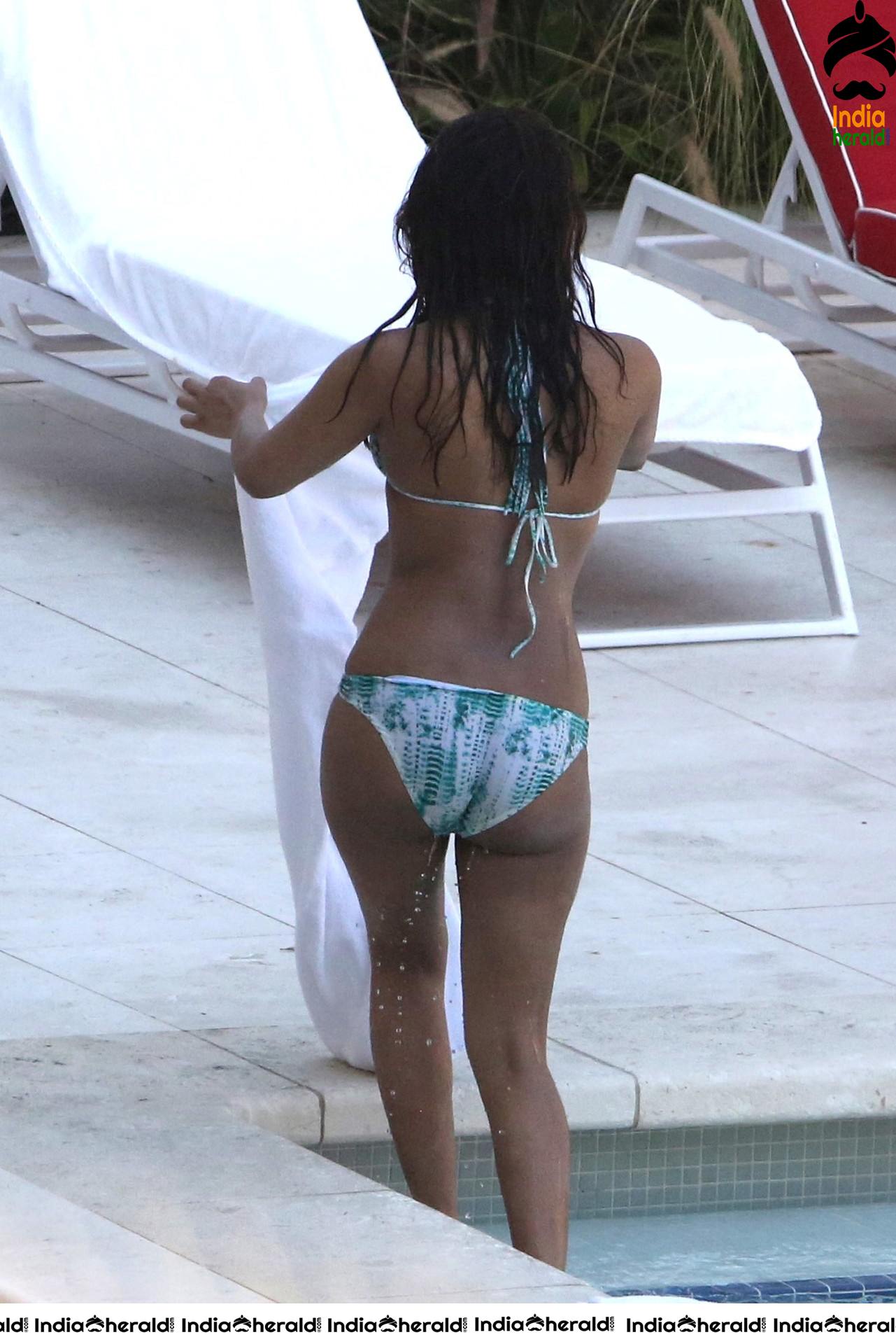 Priyanka Chopra Hot Photos in Bikini by pool side in Miami Set 3