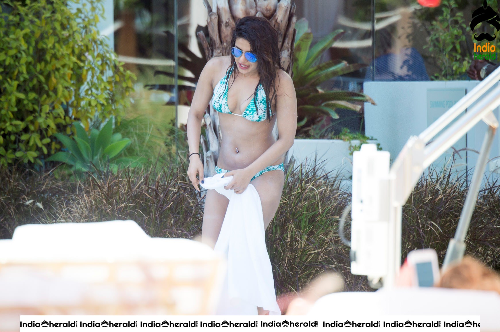 Priyanka Chopra Hot Photos in Bikini by pool side in Miami Set 3