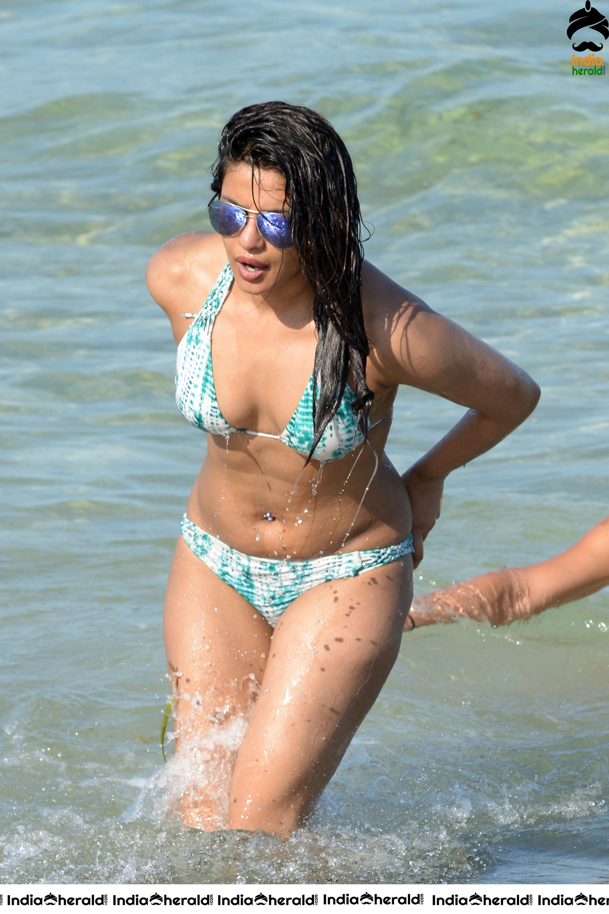 Priyanka Choprasexy - Priyanka Chopra In a bikini at a beach in Miami Set 2
