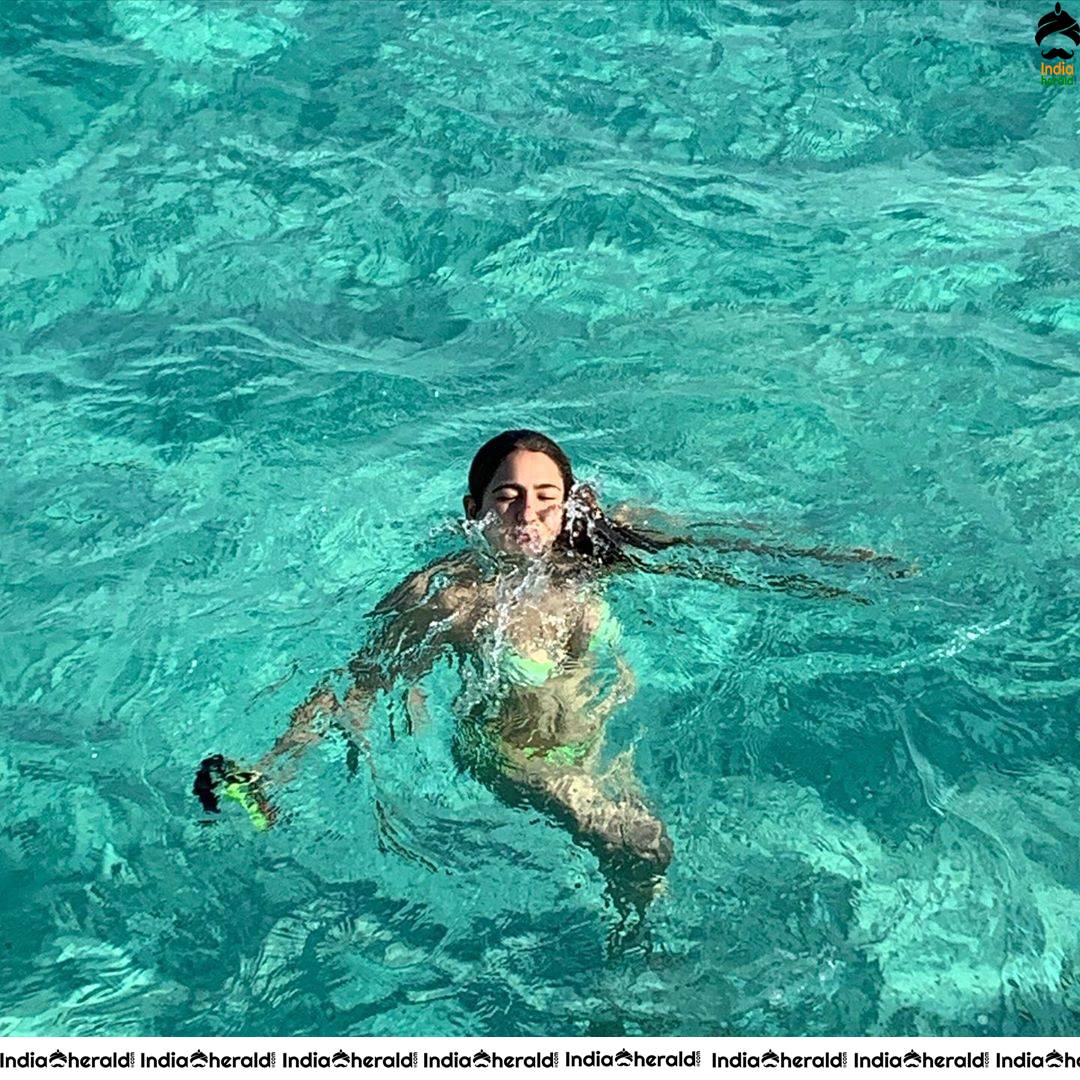 Sara Ali Khan Caught in Bikini while enjoying a vacation at Maldives