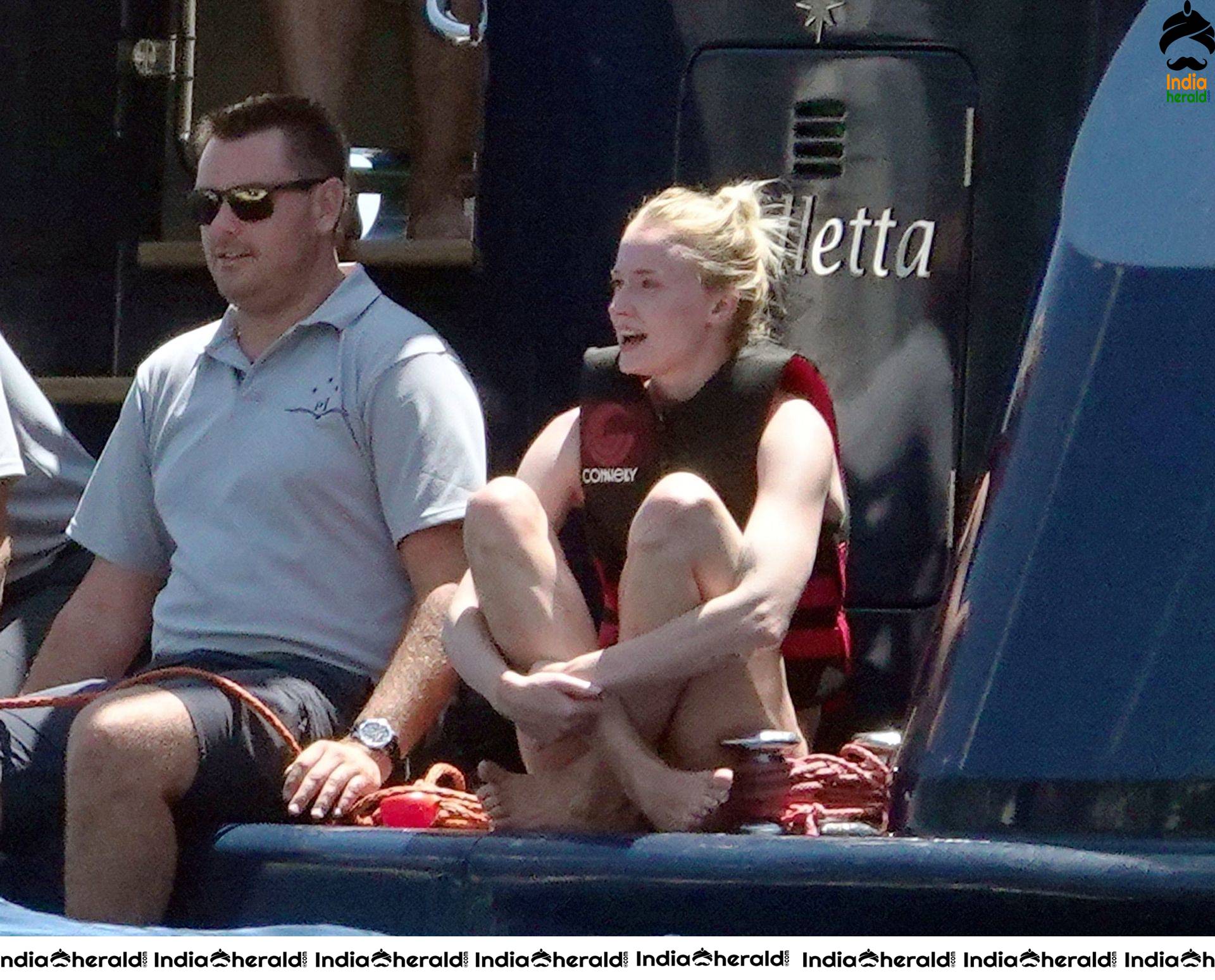 Sophie Turner Hot butt show in Bikini while enjoying with Boyfriend at a Yacht Set 2