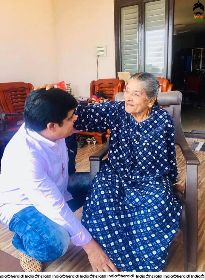 Comedian Ali with his Mother Recent Clicks before her Demise