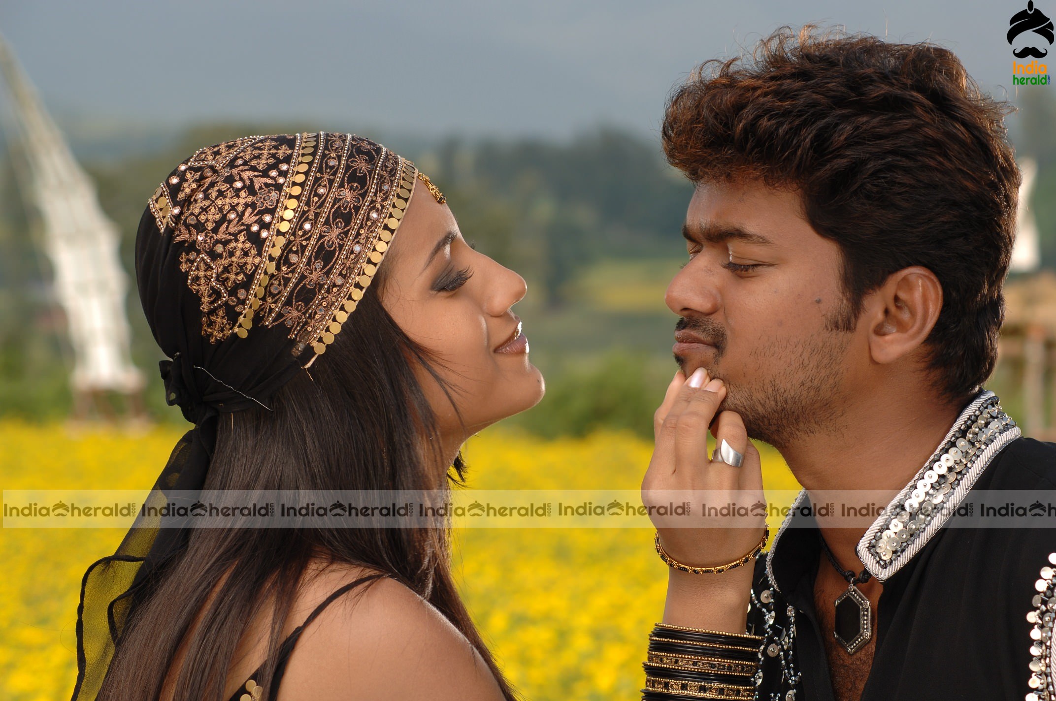 Hot Trisha and Vijay Unseen Stills from Aadhi movie Set 5