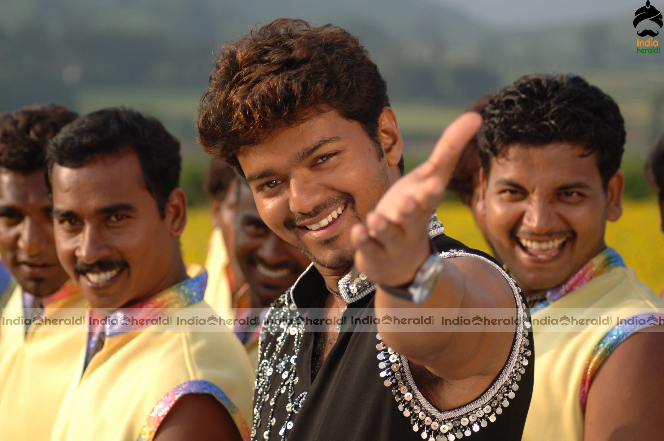 Hot Trisha and Vijay Unseen Stills from Aadhi movie Set 5