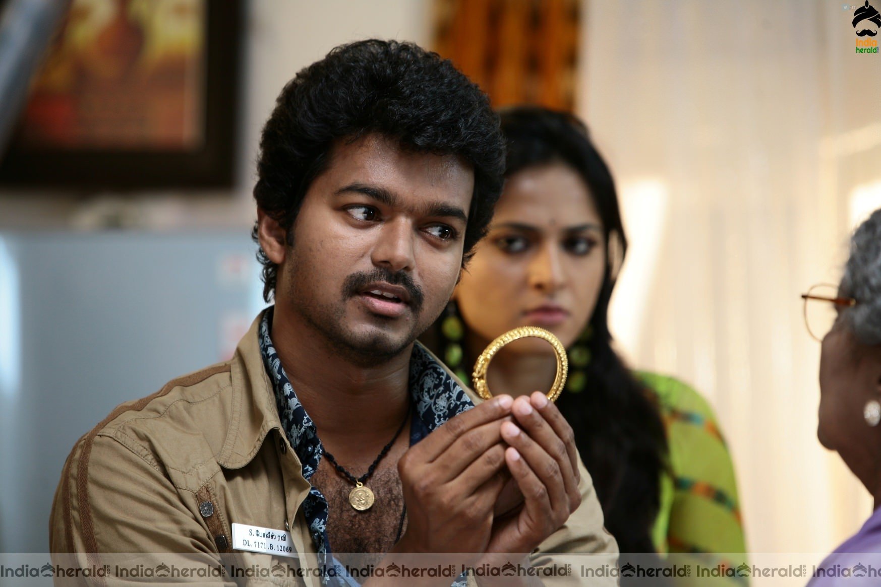 INDIA HERALD EXCLUSIVE Hot Anushka Shetty and Vijay in a Tamil movie during Early Stages Set 5