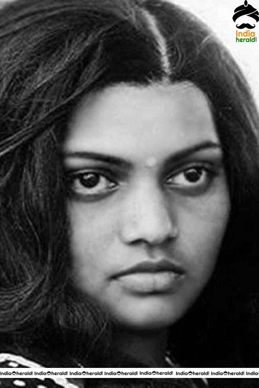 Rare And Unseen Old Photos Of Actress Silk Smitha Set 1