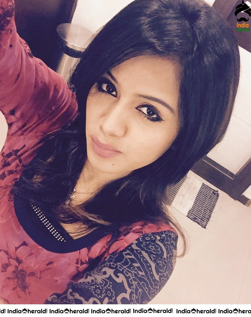 Rare and Unseen Photos of Anchor Anjana Rangan Set 2