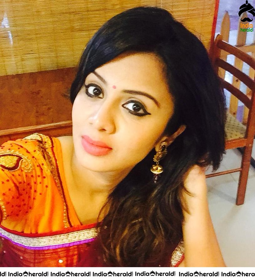 Rare and Unseen Photos of Anchor Anjana Rangan Set 2