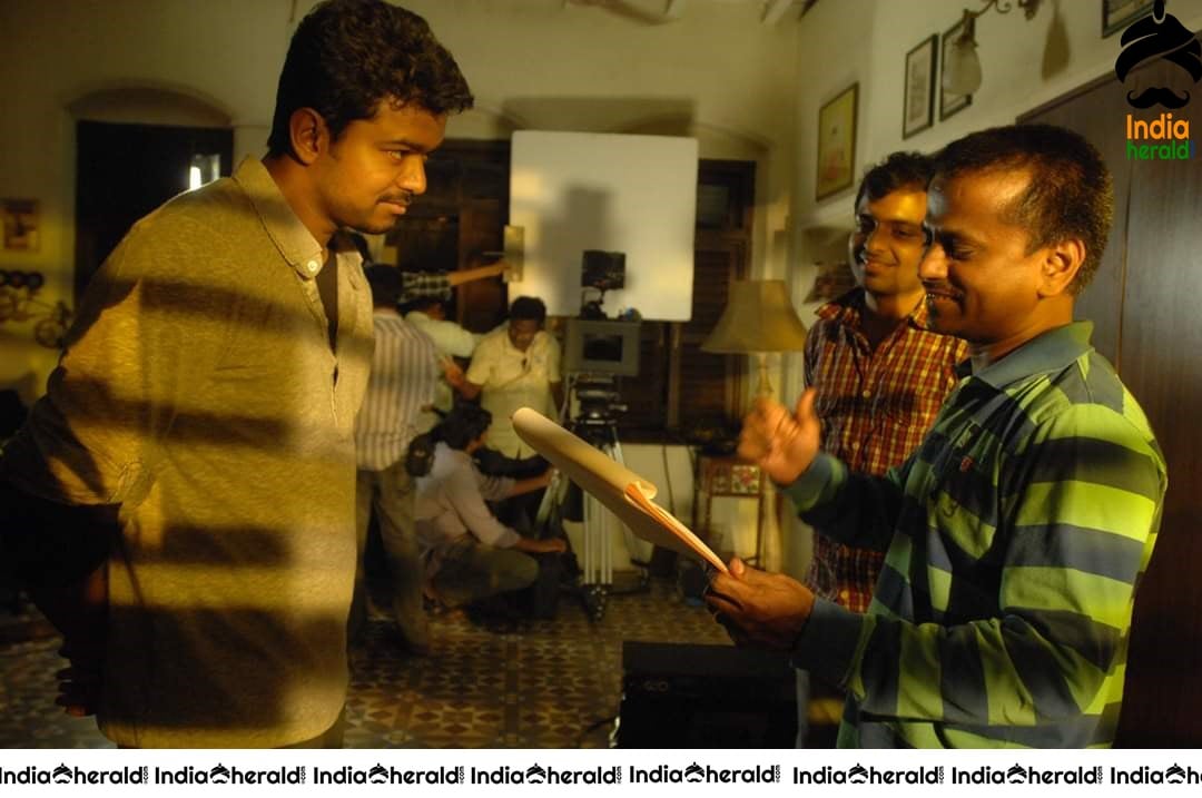 Rare and Unseen Photos of Vijay and Kajal from Thuppakki Movie Set 3