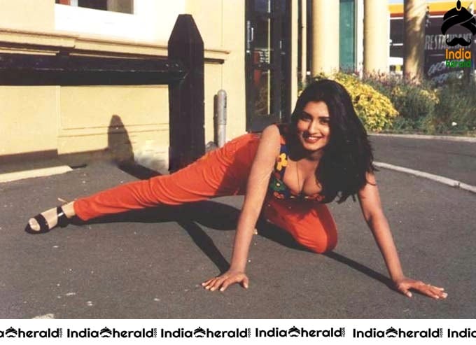 Rare Hot Old clicks of 90s actresses Set 1