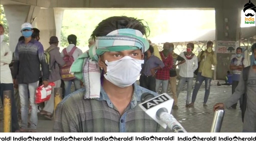 RTMM Association distributed food among 250 migrant workers under a flyover in Mumbai amid COVID19 lockdown