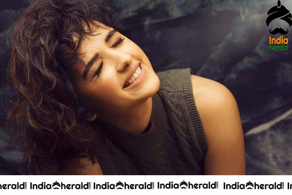 Shirley Setia Cute Photos Collection Set 2