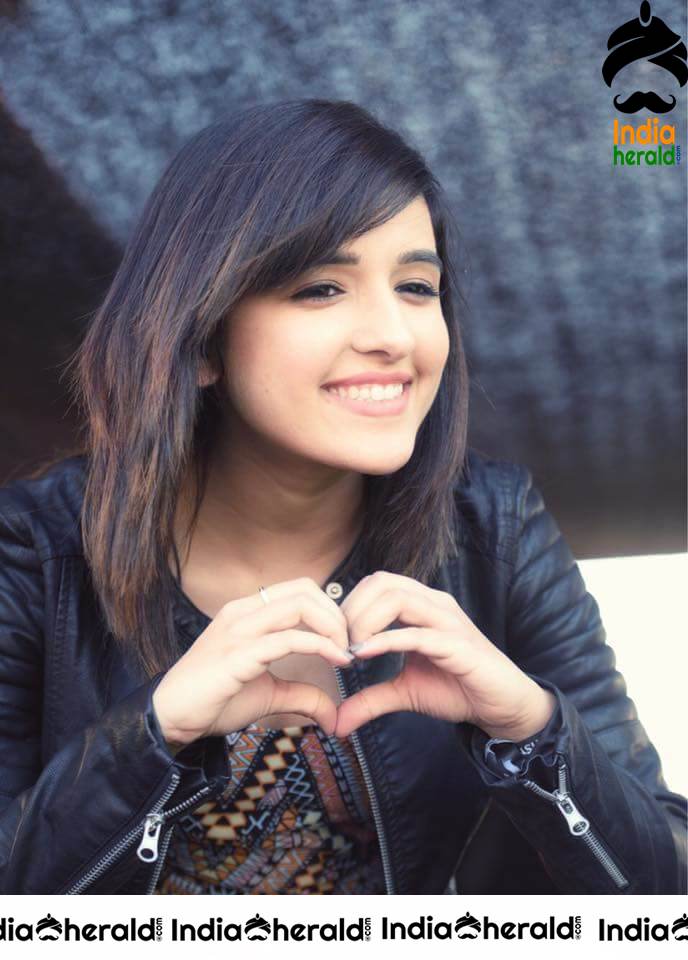 Shirley Setia Cute Photos Collection Set 2