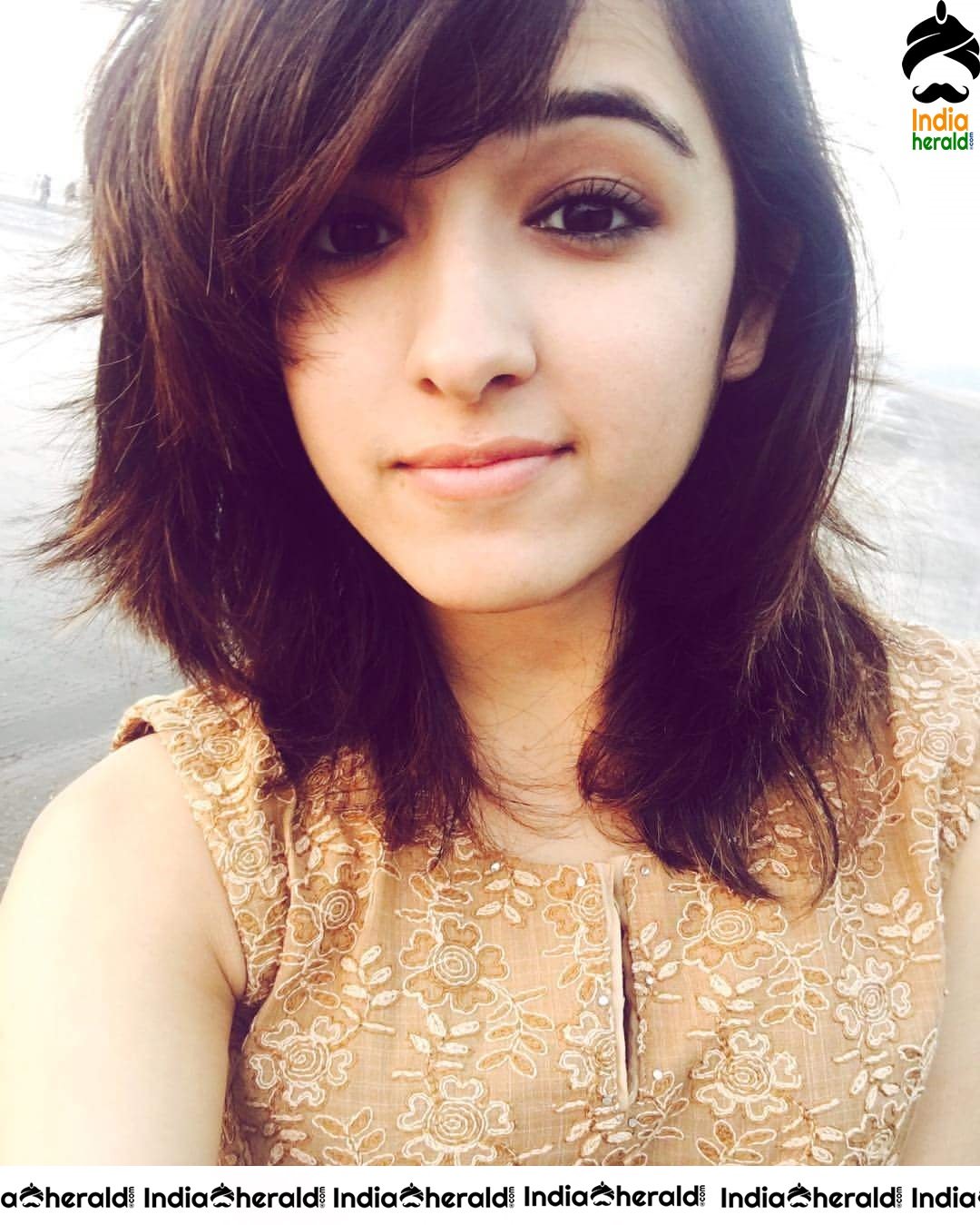 Shirley Setia Cute Photos Collection Set 2