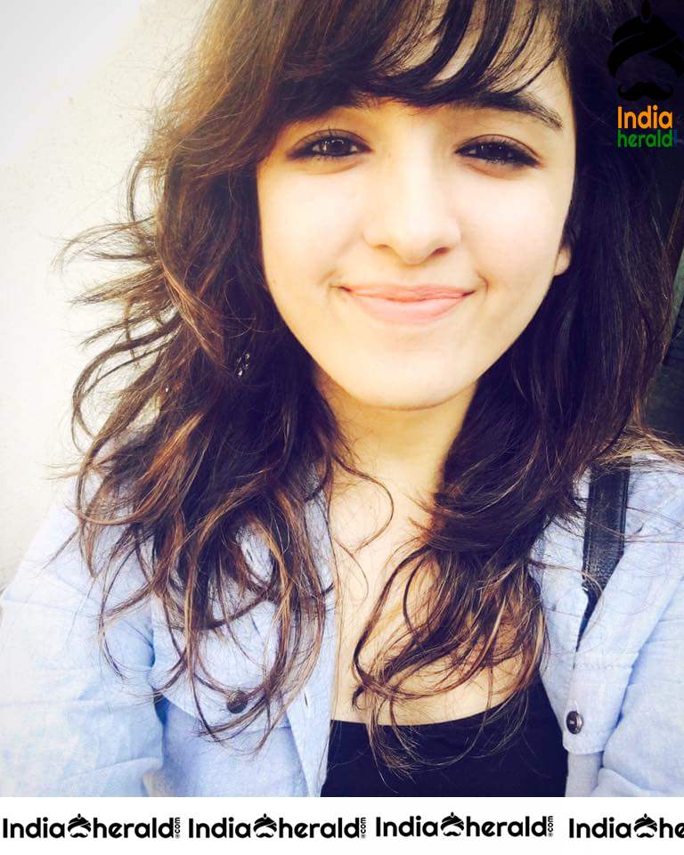 Shirley Setia Cute Photos Collection Set 2