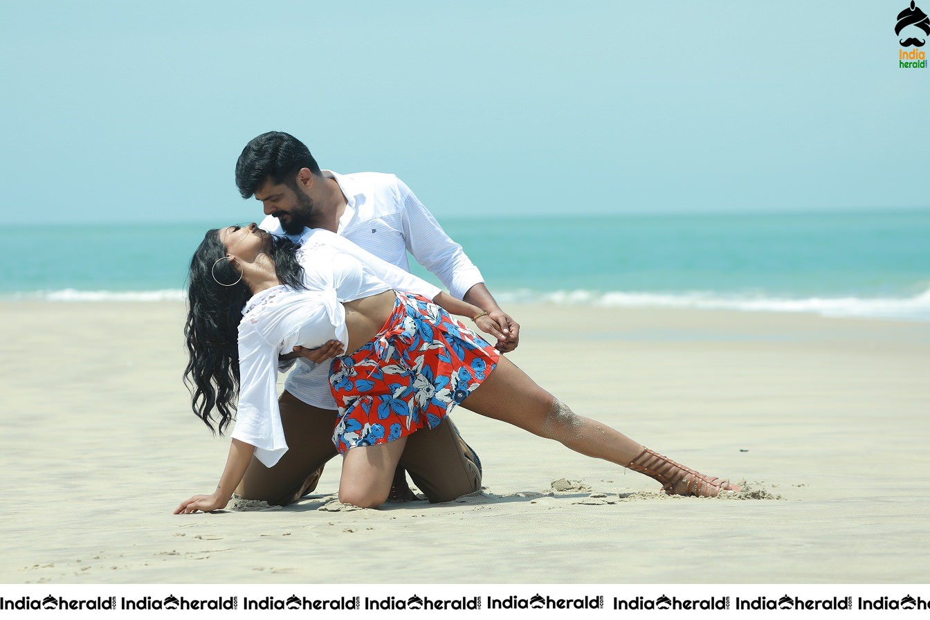 Un Kadhal Irunthal Tamil Movie Stills Set 4