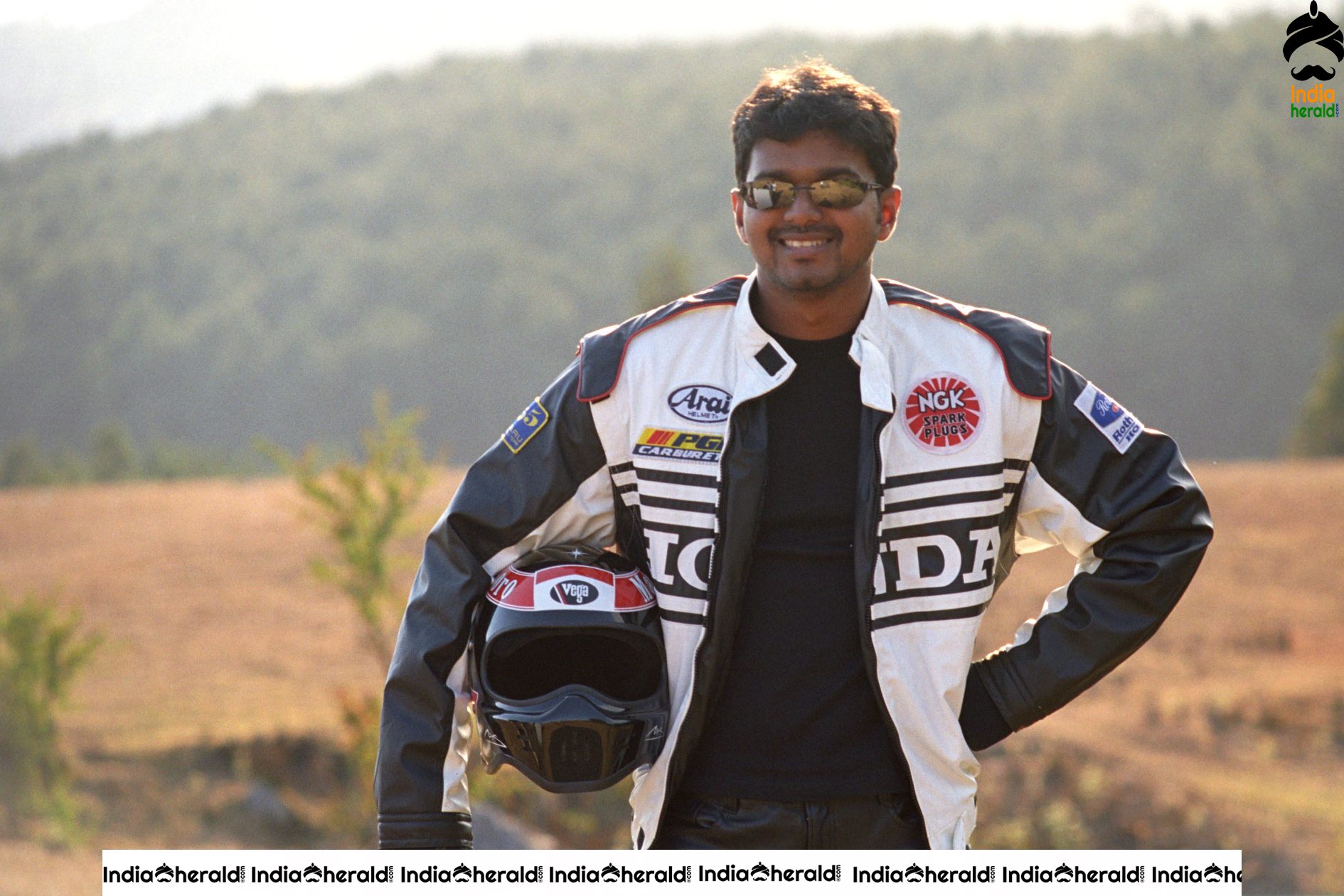 Vijay and Genelia in Sachein Movie Unseen HD Stills Set 1