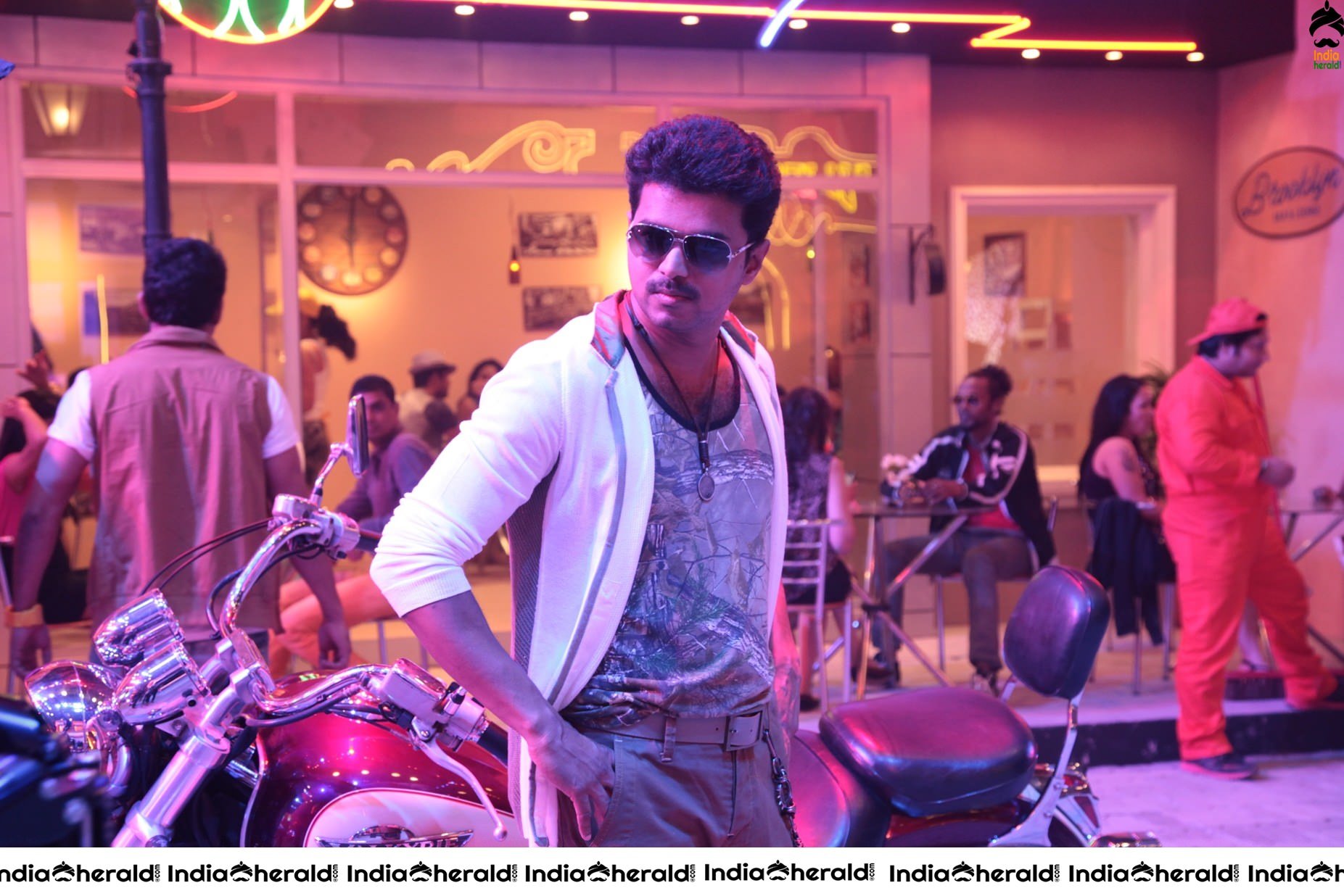 Vijay and Samantha in Kaththi Movie Unseen HD Photos Set 2